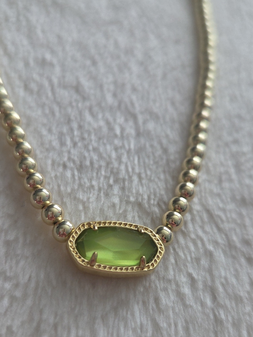 NWT Kendra Scott Elisa Beaded Necklace in gold chartreuse green mother of Pearl - Picture 7 of 10